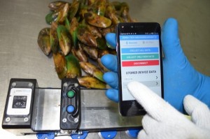 Digital-Measuring-Board-Data-offload-via-Blue-Tooth-app-in-factory1-300x199